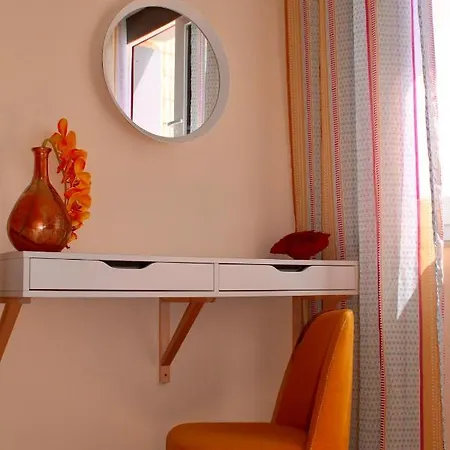 Charming Beach Apartment *
